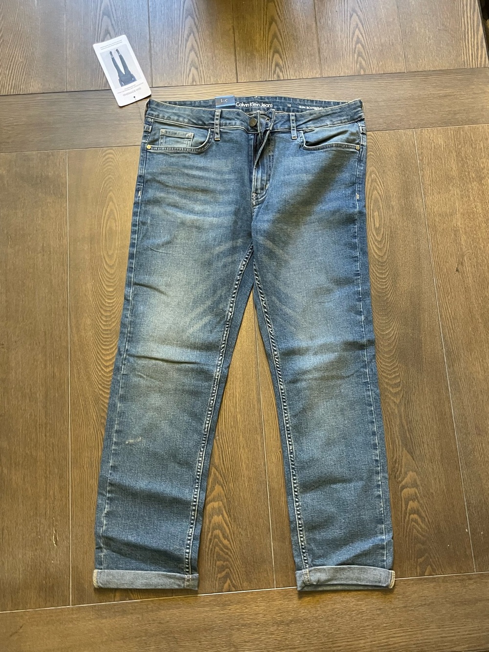 Calvin Klein Women’s Slim-Straight Boyfriend Cut Jeans. New with tags. Size 10